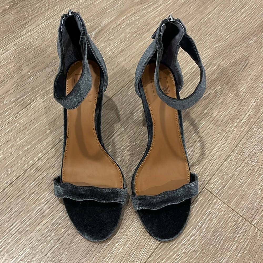 14th & Union Velvet Grey 3” High Heels - size: 7